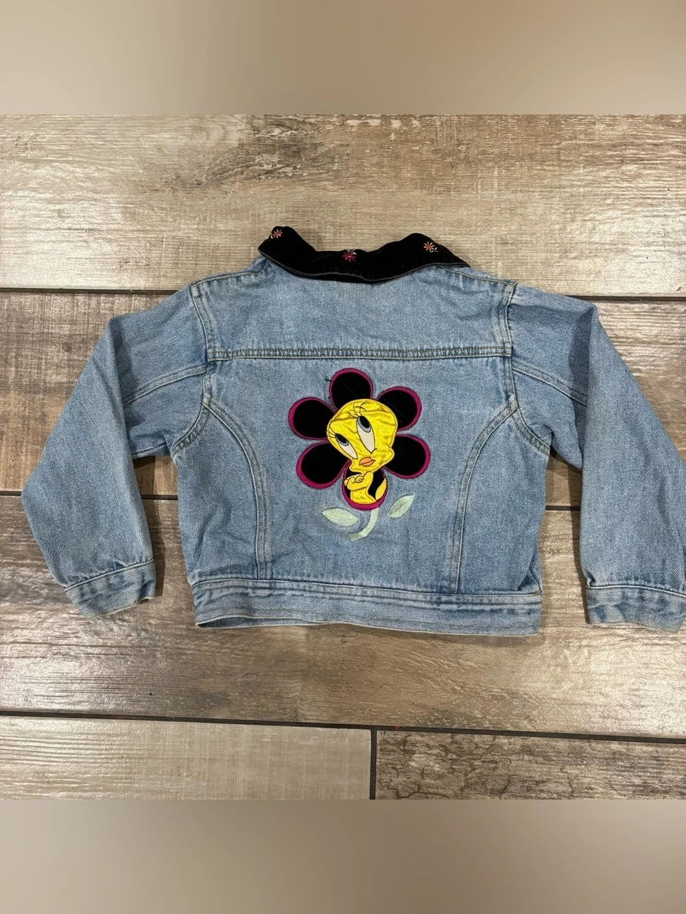 Looney Tunes Tweety Bird Kids Size 6/6X Jean jacket Velvet Trim 1990’s Vintage